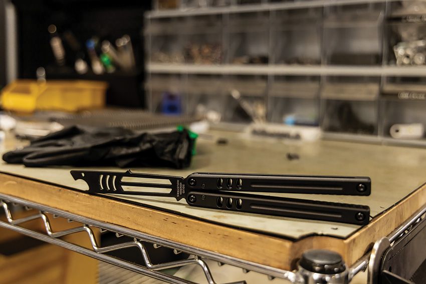 Squid Industries, MKOV5IB, Mako V5 Trainer Inked Black