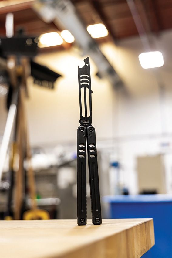 Squid Industries, MKOV5IB, Mako V5 Trainer Inked Black